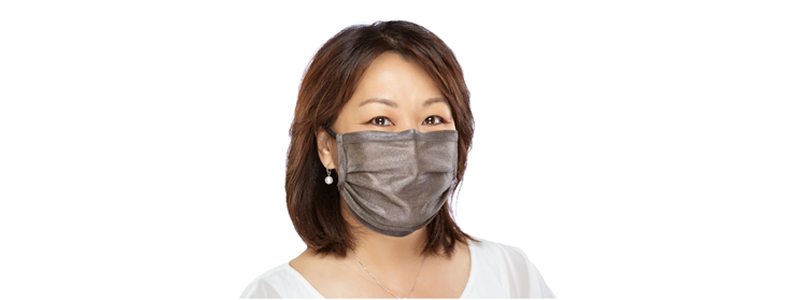 Woman Wearing TRU47 Silver Mesh Face Mask Featured in Beauty News NYC