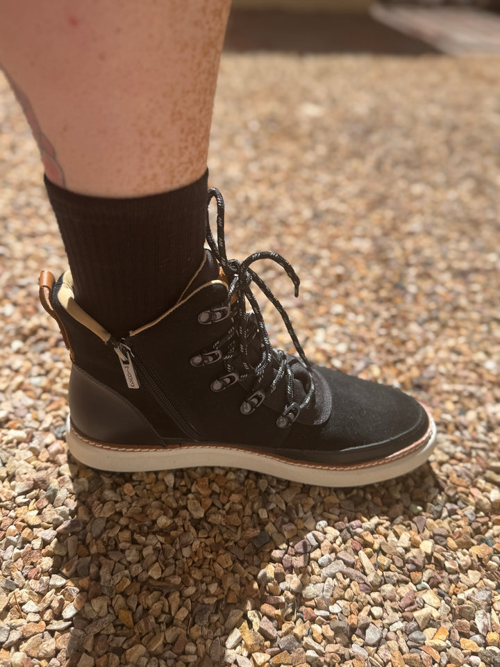 BOOT+ Black Cotton Grounding Socks
